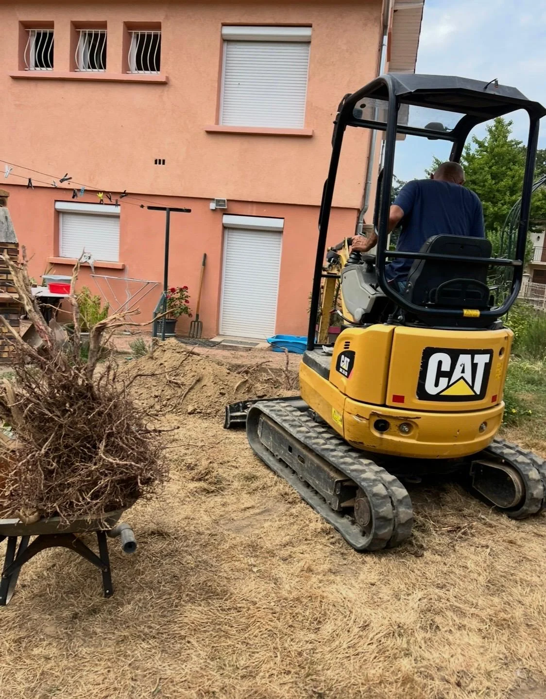 Travaux avec mini-pelle réalisé par Prestige Green